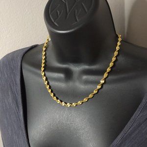 Gold Tone Stefano Twisted Metal Chain Necklace  17.75 Inches Long